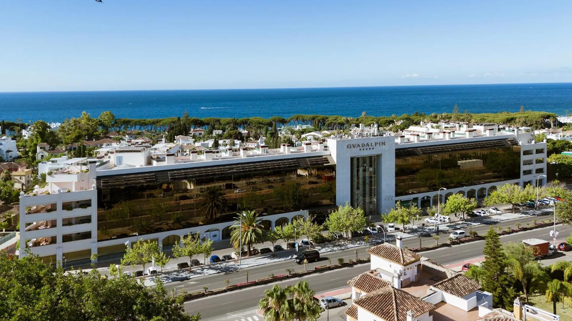 Stunning Renovated 2-Bedroom In Golden Mile Marbella Apartmán