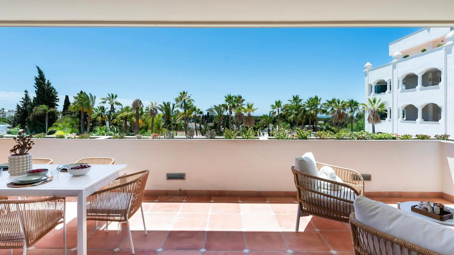 Stunning Renovated 2-Bedroom In Golden Mile Marbella