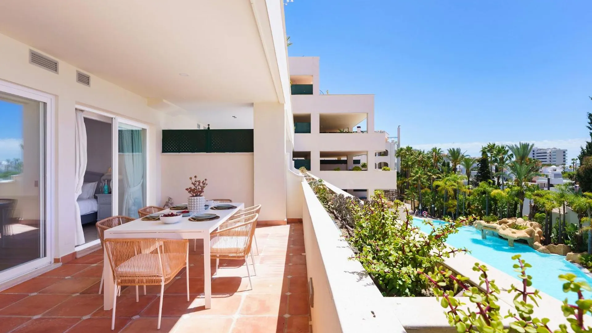 Stunning Renovated 2-Bedroom In Golden Mile Marbella